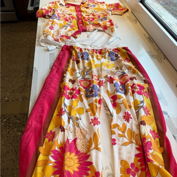 Johnny Was Top and Pants - Picture 10 of 16